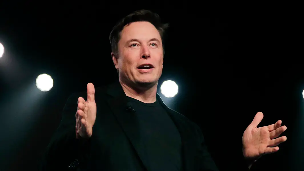 Elon Musk genera la mayor pérdida de fortuna de su historia en medio de la "locura de los mercados"