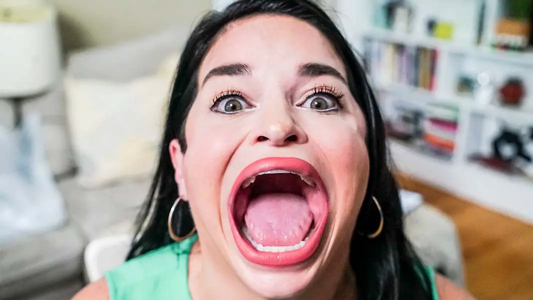 Conoce a la mujer cuya enorme boca se volvió viral en TikTok