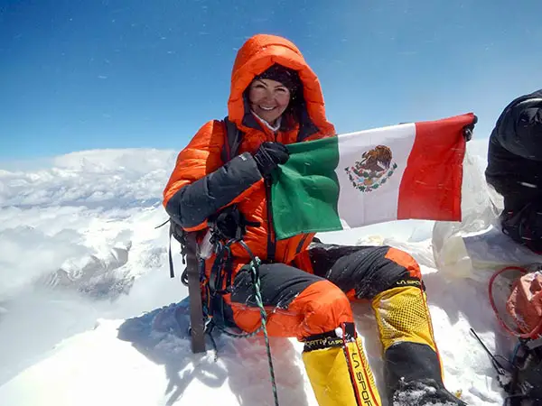 Viridiana conquistando el Monte Everest