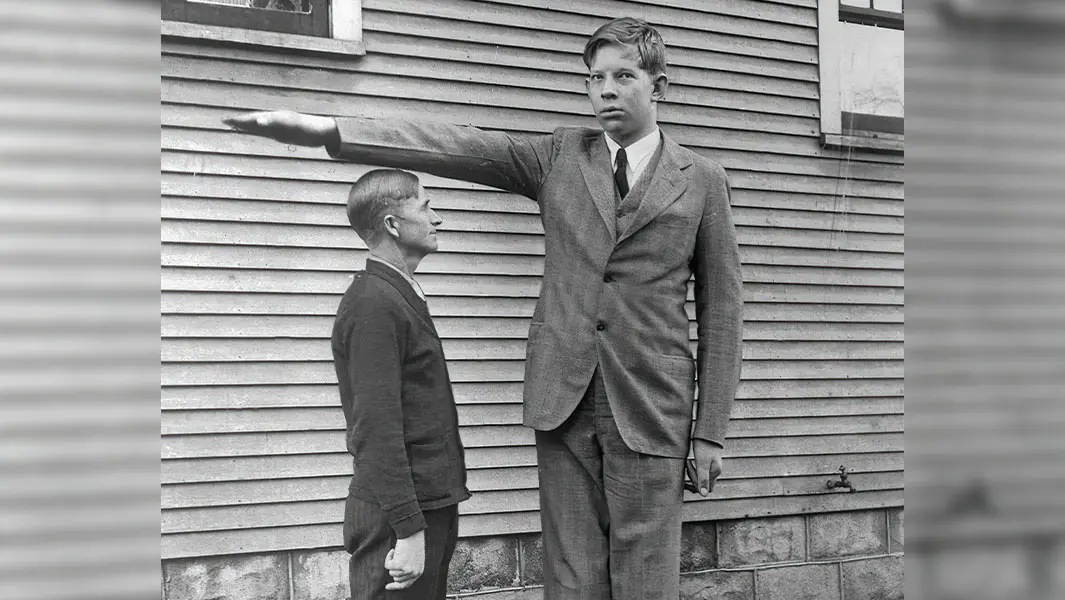 El hombre más alto de la historia: Robert Wadlow en cada año de su vida