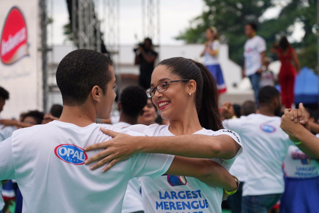 El baile de merengue más grande del mundo se tomó República Dominicana