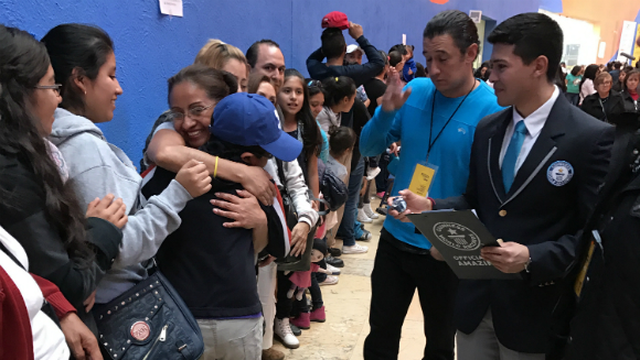hugs%203 tcm29 455448 - Ciudad de México la mas conectada,gana World Records