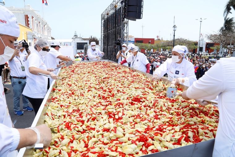 La ensalada de alcachofa más grande del mundo