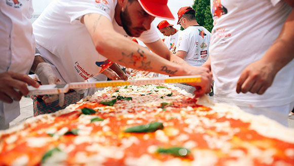 Longest pizza Italy header