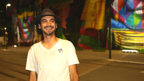 Largest spray paint mural by a team