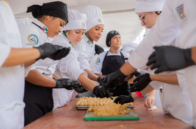 Largest-serving-of-viche-soup-Portoviejo-Ecuador-Guinness-World-Records