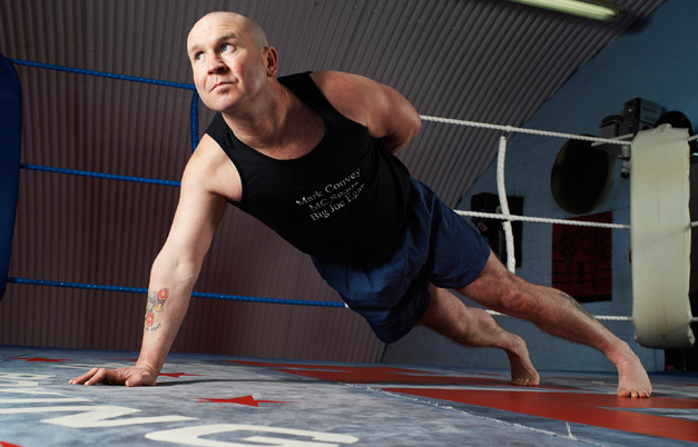 Most one arm push ups in one hour (male) | Guinness World Records